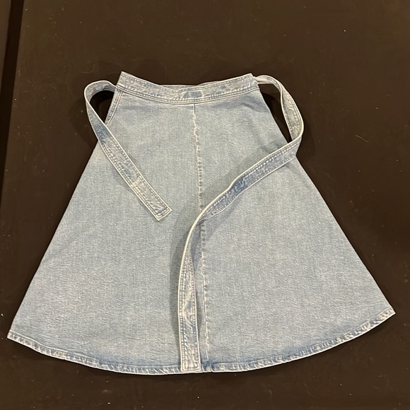 Kate Spade denim wrap midi wrap skirt in medium wash size 4 - Picture 2 of 5